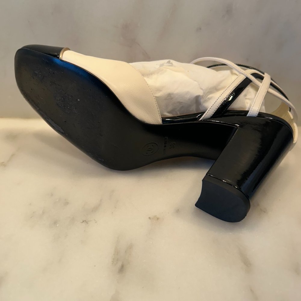 AUTH CHANEL Black White Ivory Leather Heels Pumps Straps Buckle Mary Jan… - Picture 4 of 11